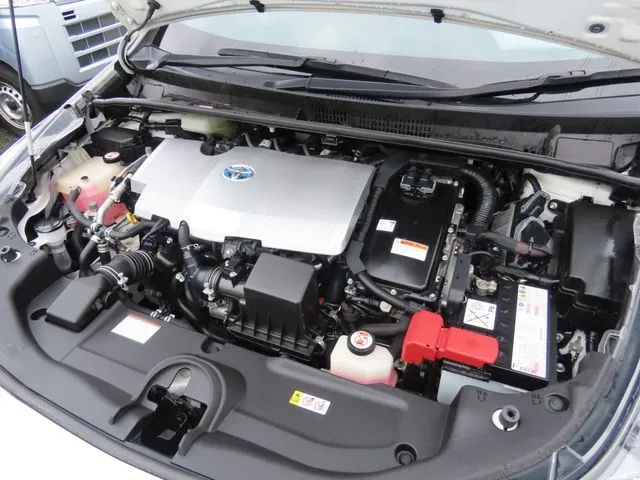 プリウス（トヨタ）の車両写真