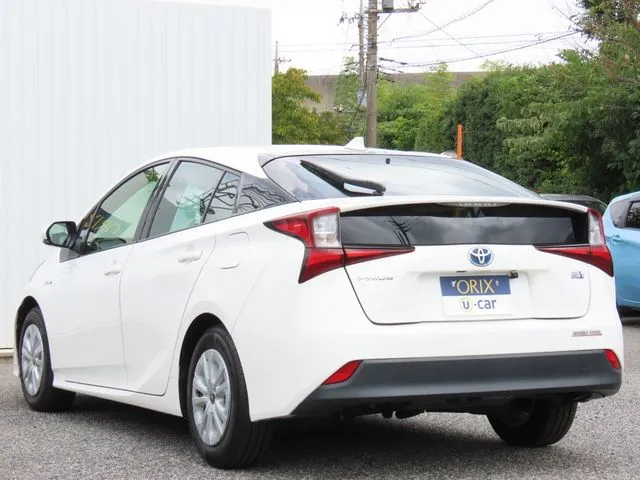 プリウス（トヨタ）の車両写真