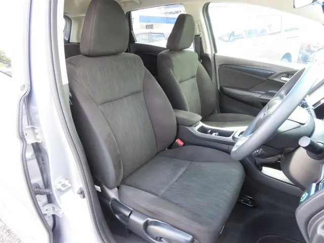 ホンダ　シャトル　ハイブリッド