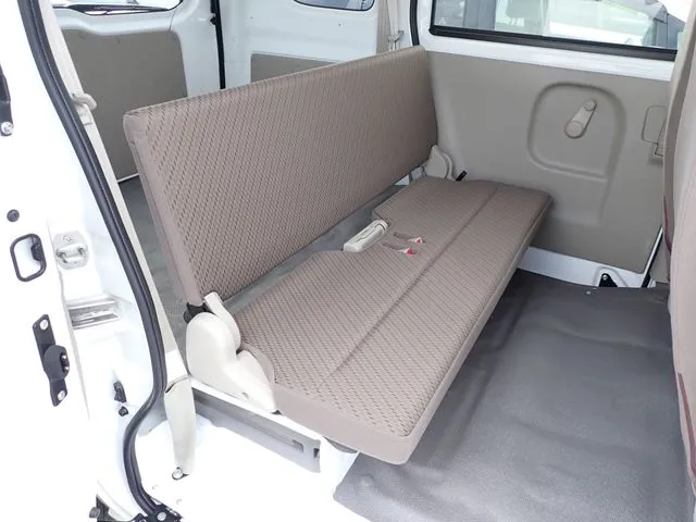 エブリイバン（スズキ）の車両写真