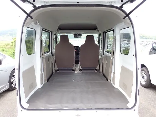 エブリイバン（スズキ）の車両写真