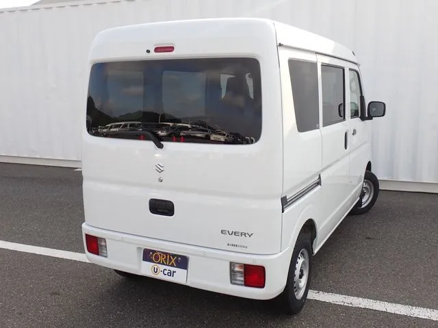 エブリイバン（スズキ）の車両写真