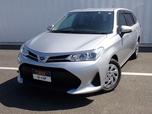 トヨタ カローラフィールダー　ハイブリッド