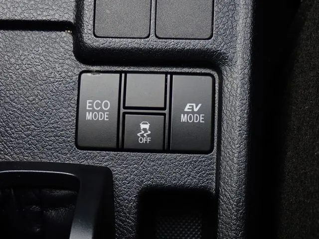 トヨタ　カローラフィールダー　ハイブリッド