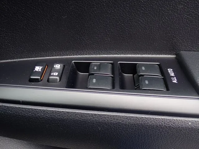 トヨタ　カローラフィールダー　ハイブリッド