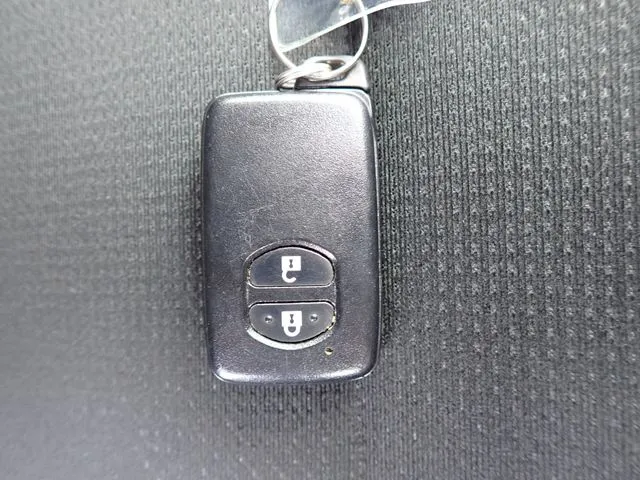 トヨタ　カローラフィールダー　ハイブリッド