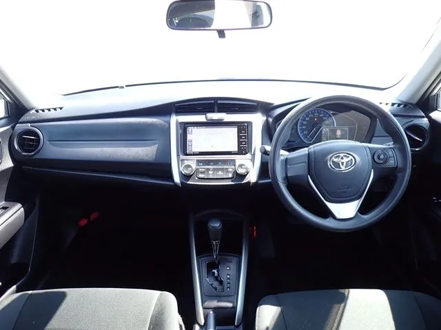 トヨタ　カローラフィールダー　ハイブリッド