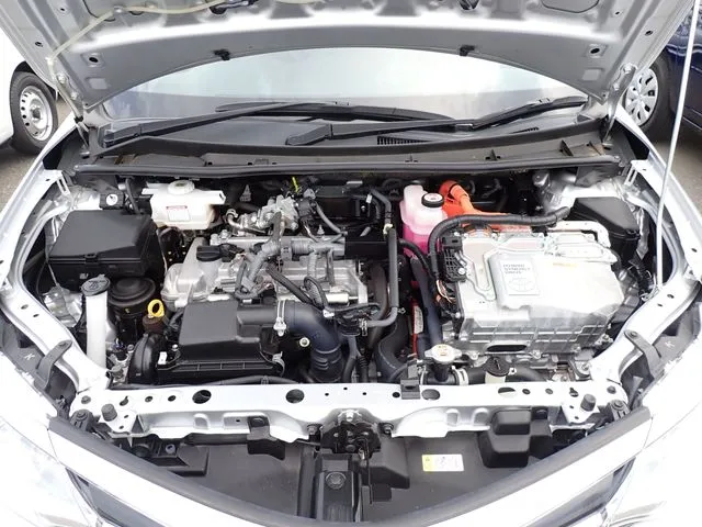 トヨタ　カローラフィールダー　ハイブリッド