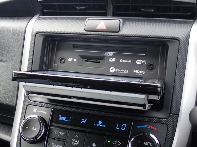 トヨタ　カローラフィールダー　ハイブリッド