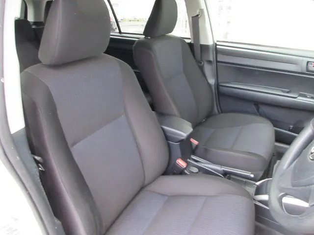 トヨタ　カローラフィールダー　４ＷＤ