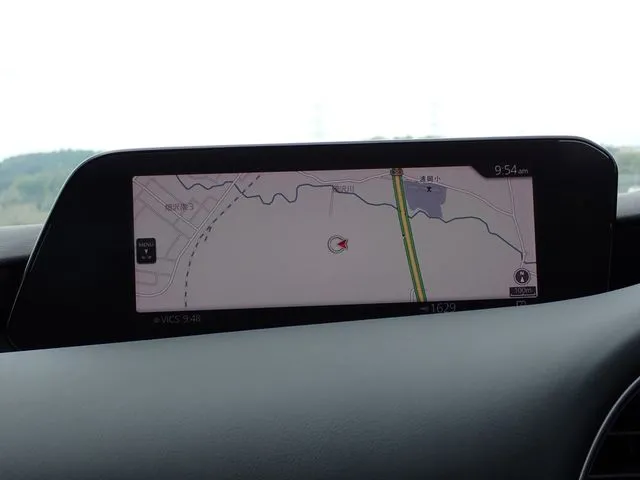 マツダ　ＭＡＺＤＡ３　セダン