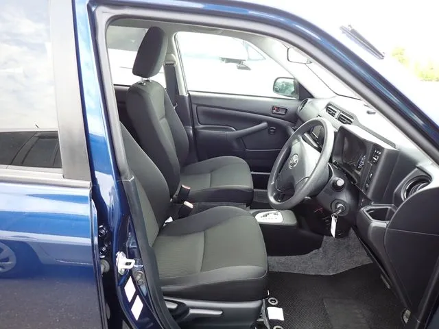 トヨタ　プロボックスバン　ハイブリッド