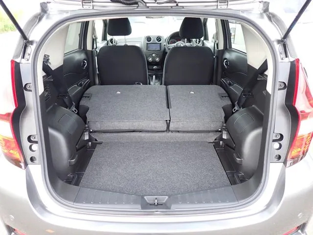 ノート（ニッサン）の車両写真