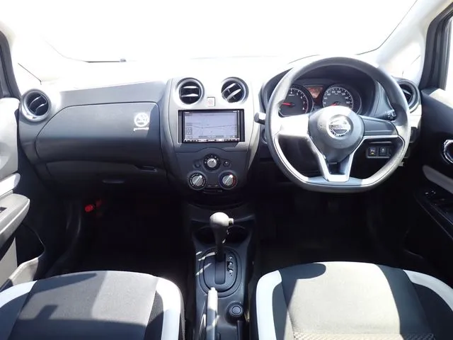 ノート（ニッサン）の車両写真