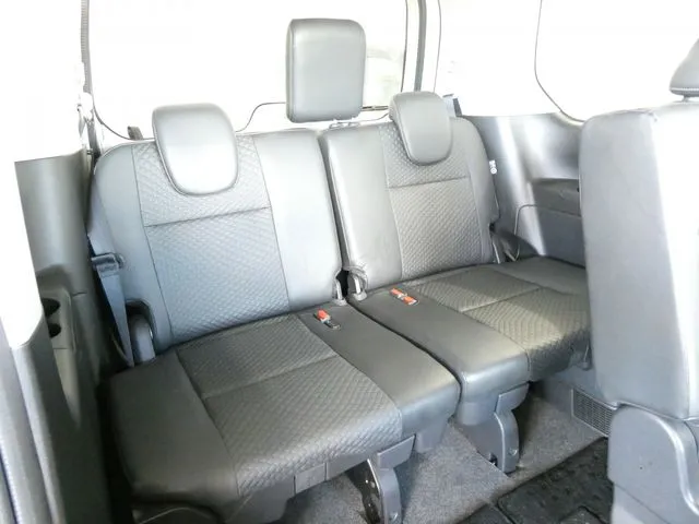 セレナ　Ｓハイブリッド（ニッサン）の車両写真