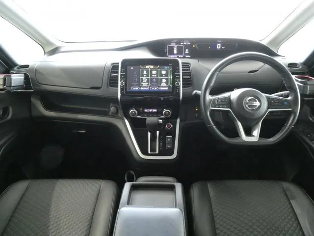 セレナ　Ｓハイブリッド（ニッサン）の車両写真