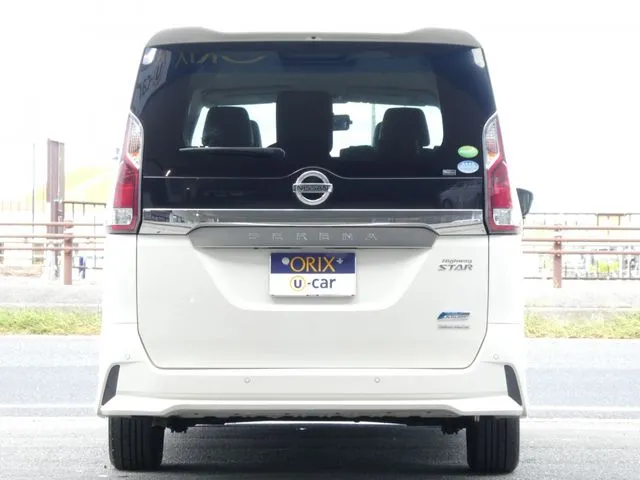 セレナ　Ｓハイブリッド（ニッサン）の車両写真