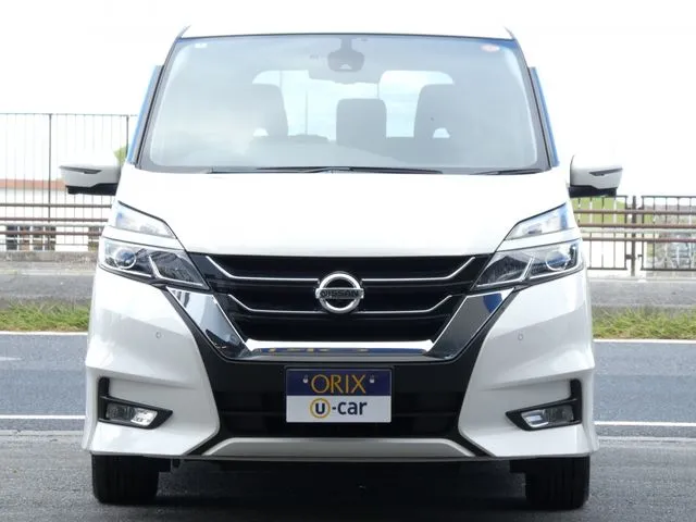 セレナ　Ｓハイブリッド（ニッサン）の車両写真
