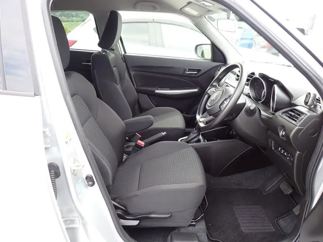 スズキ　スイフト