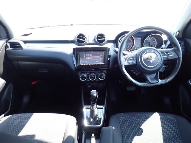 スズキ　スイフト