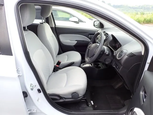 ミラージュHB(ミツビシ)の車両写真