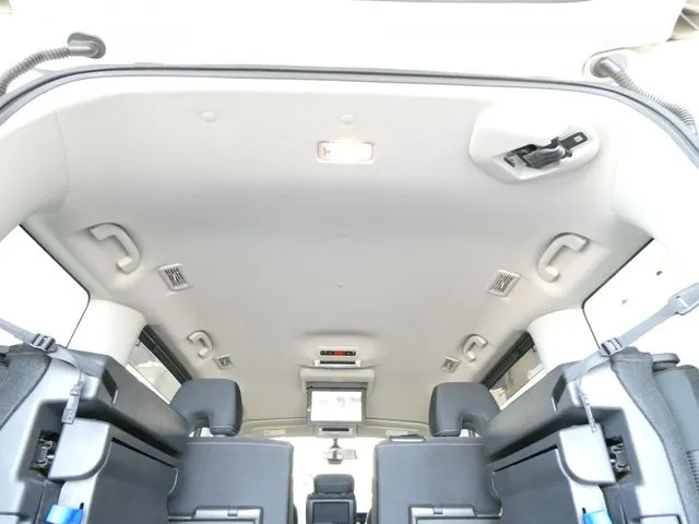 セレナ　Ｓハイブリッド（ニッサン）の車両写真