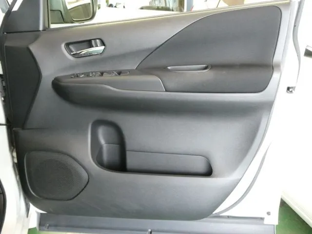 セレナ　Ｓハイブリッド（ニッサン）の車両写真