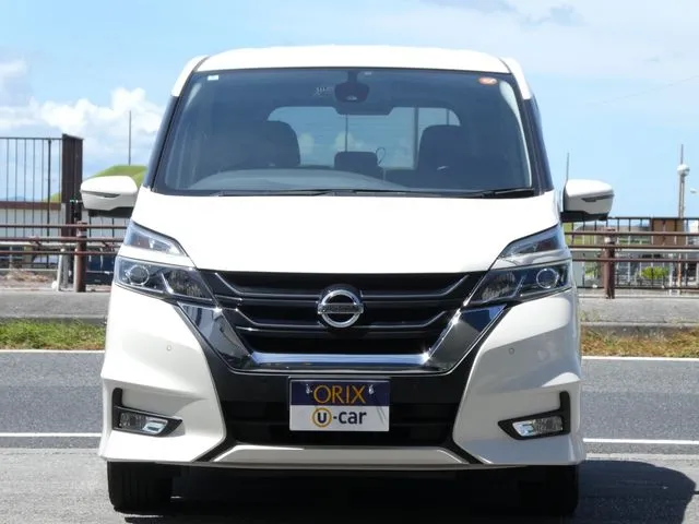 セレナ　Ｓハイブリッド（ニッサン）の車両写真