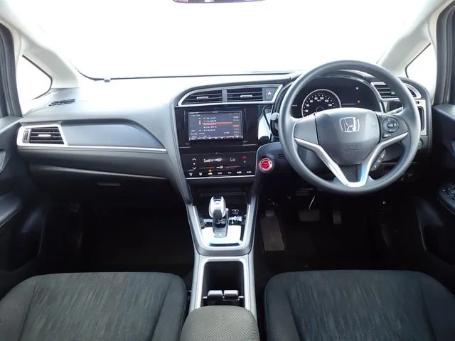 ホンダ　シャトル　ハイブリッド