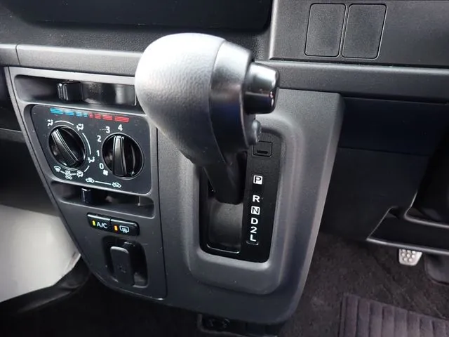 ダイハツ　ハイゼットカーゴ