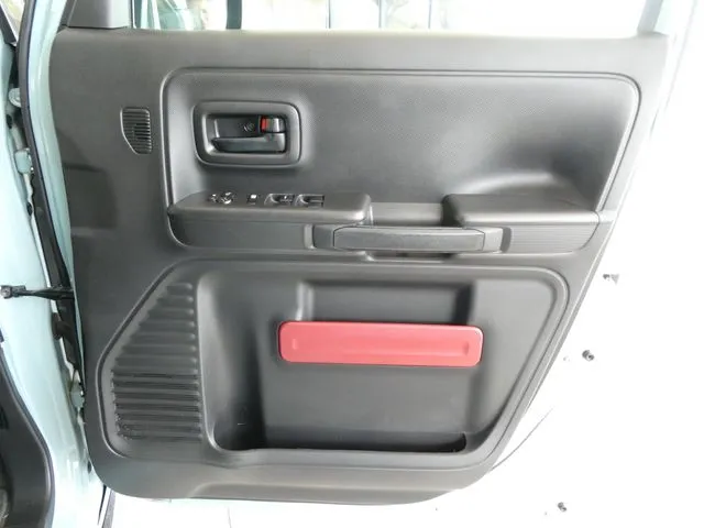 スペーシア　ギア（スズキ）の車両写真