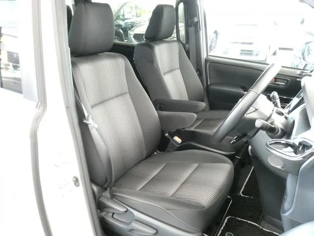 トヨタ ヴォクシー