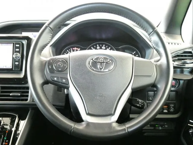 トヨタ ヴォクシー