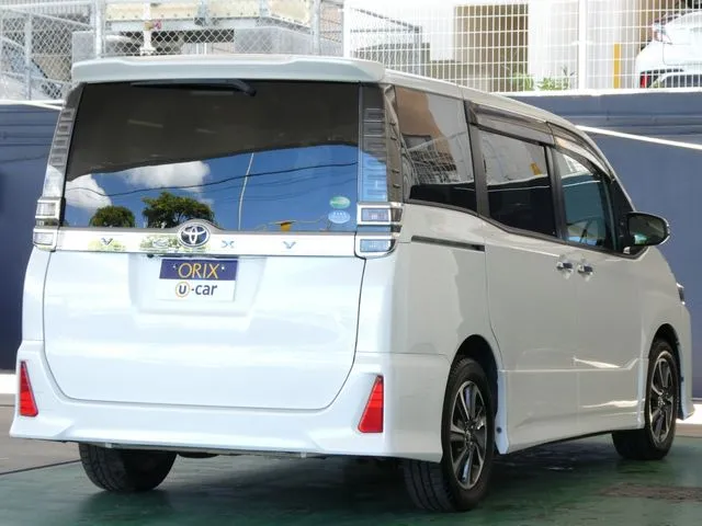 トヨタ ヴォクシー