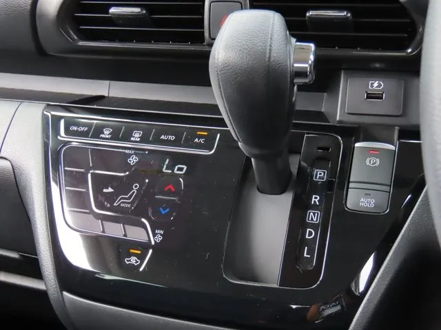 ニッサン ルークス