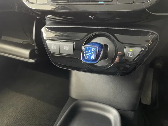 トヨタ　プリウス