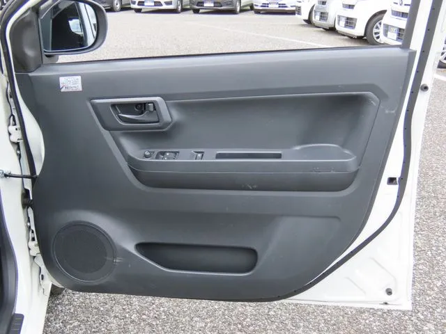 ミラ　イース（ダイハツ）の車両写真