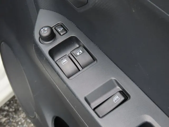 ミラ　イース（ダイハツ）の車両写真