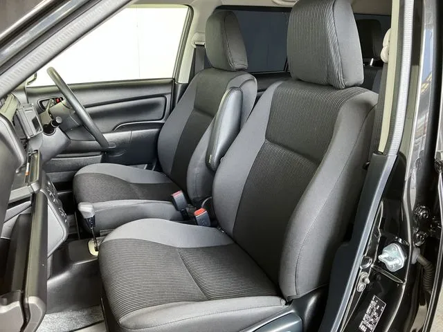 プロボックスバン　ハイブリッド（トヨタ）の車両写真