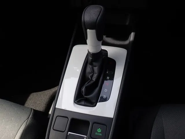 ホンダ　フィット　ｅ：ＨＥＶ