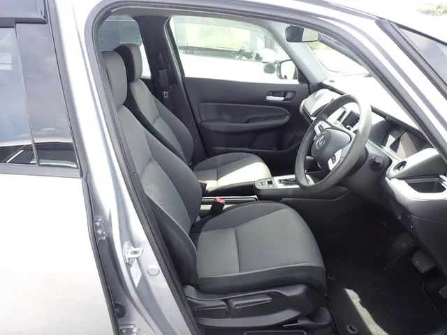 ホンダ　フィット　ｅ：ＨＥＶ