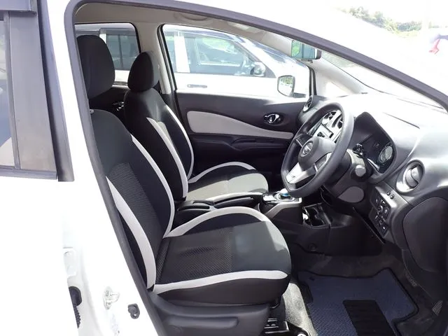 ノート（ニッサン）の車両写真