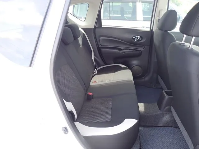 ノート（ニッサン）の車両写真