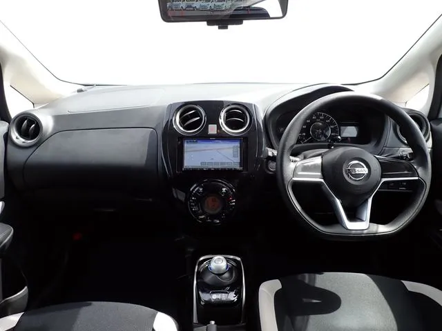 ノート（ニッサン）の車両写真