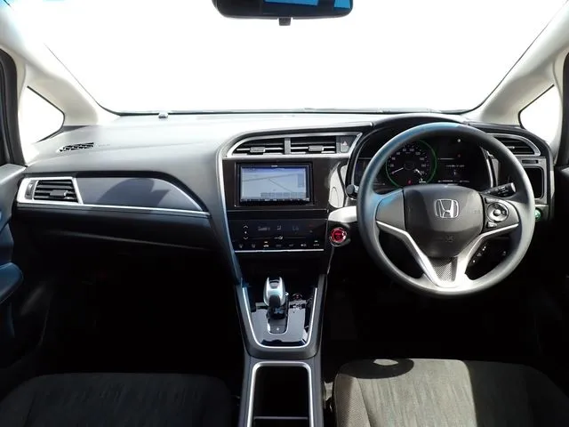 ホンダ　シャトル　ハイブリッド