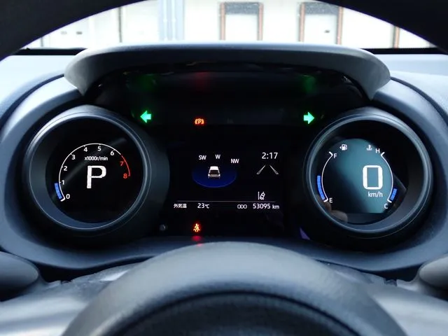 トヨタ　ヤリス