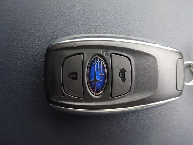 スバル　ＳＵＢＡＲＵ　ＸＶ　ハイブリッド