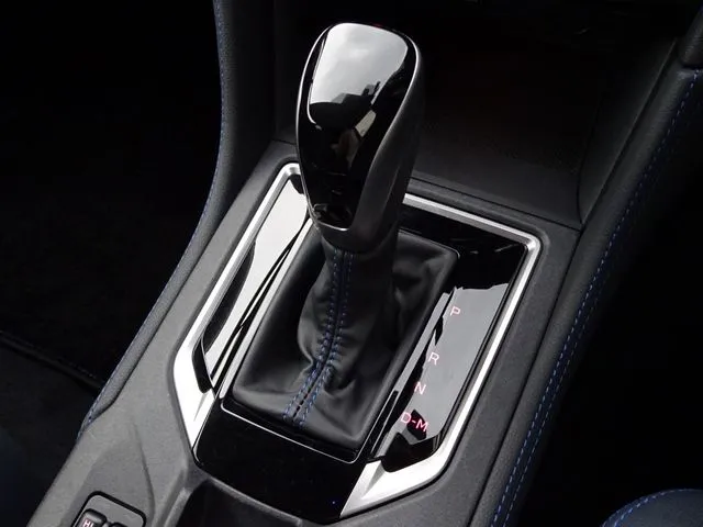 スバル　ＳＵＢＡＲＵ　ＸＶ　ハイブリッド