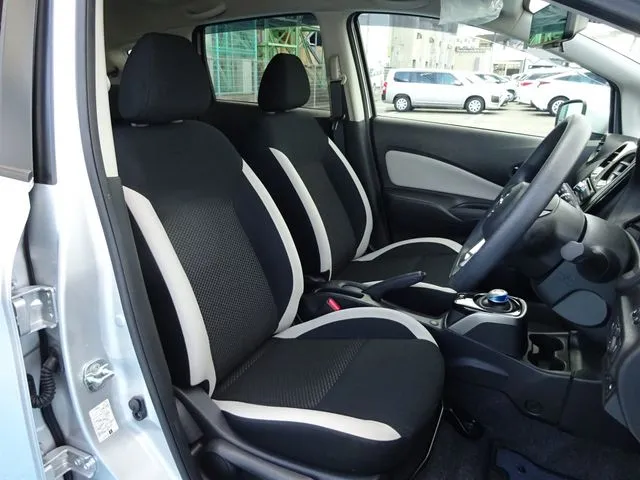 ノート（ニッサン）の車両写真