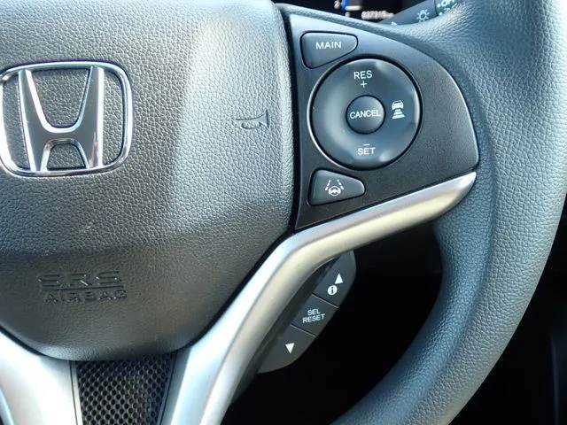 シャトル　ハイブリッド（ホンダ）の車両写真